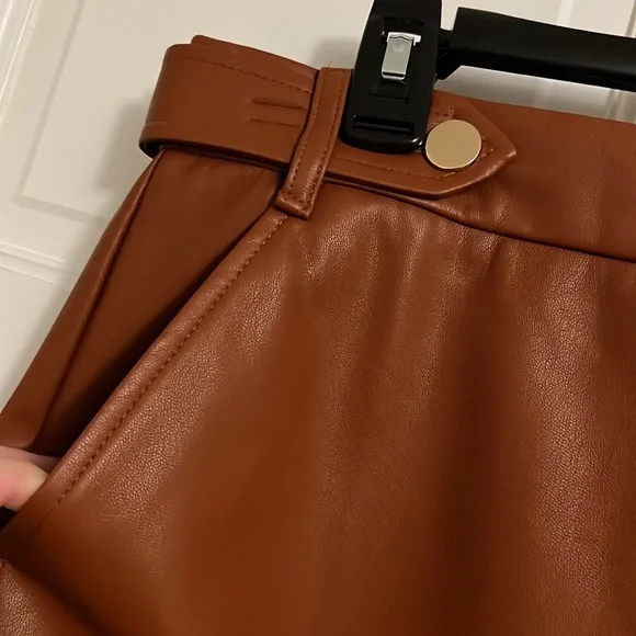 Loft Leather Skirt - Picture 4 of 9